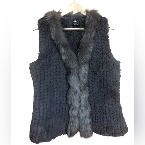 Women’s Dolce Cabo Faux Fur Vest - Picture 1 of 4